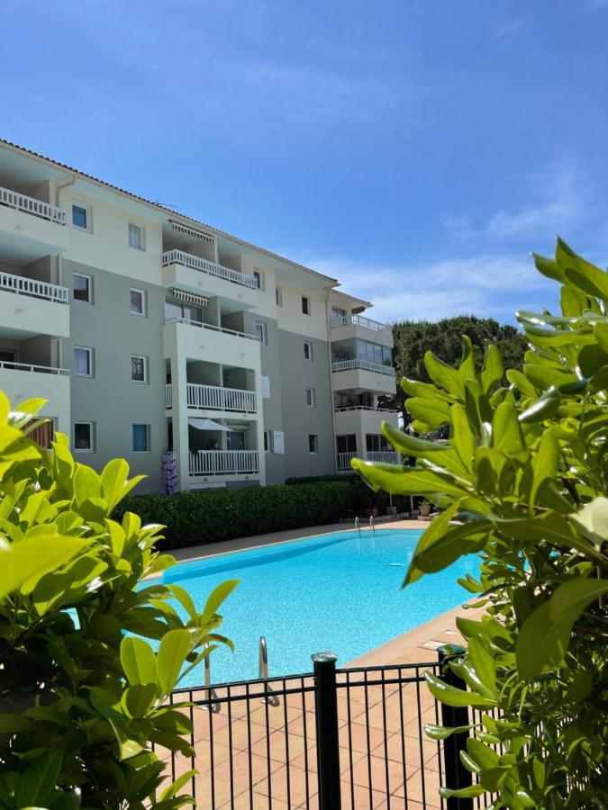 Appartement Avec Piscine Privee Кан сюр Мер Екстериор снимка